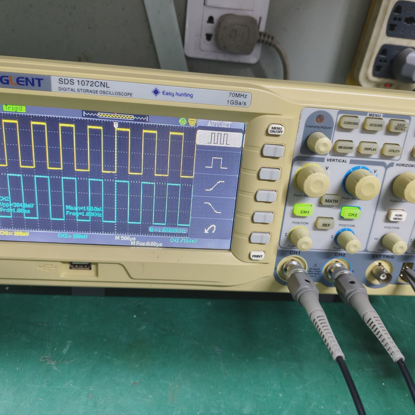 询-鼎阳数字示波器SDS1072DL双通道70兆带宽彩色宽频示