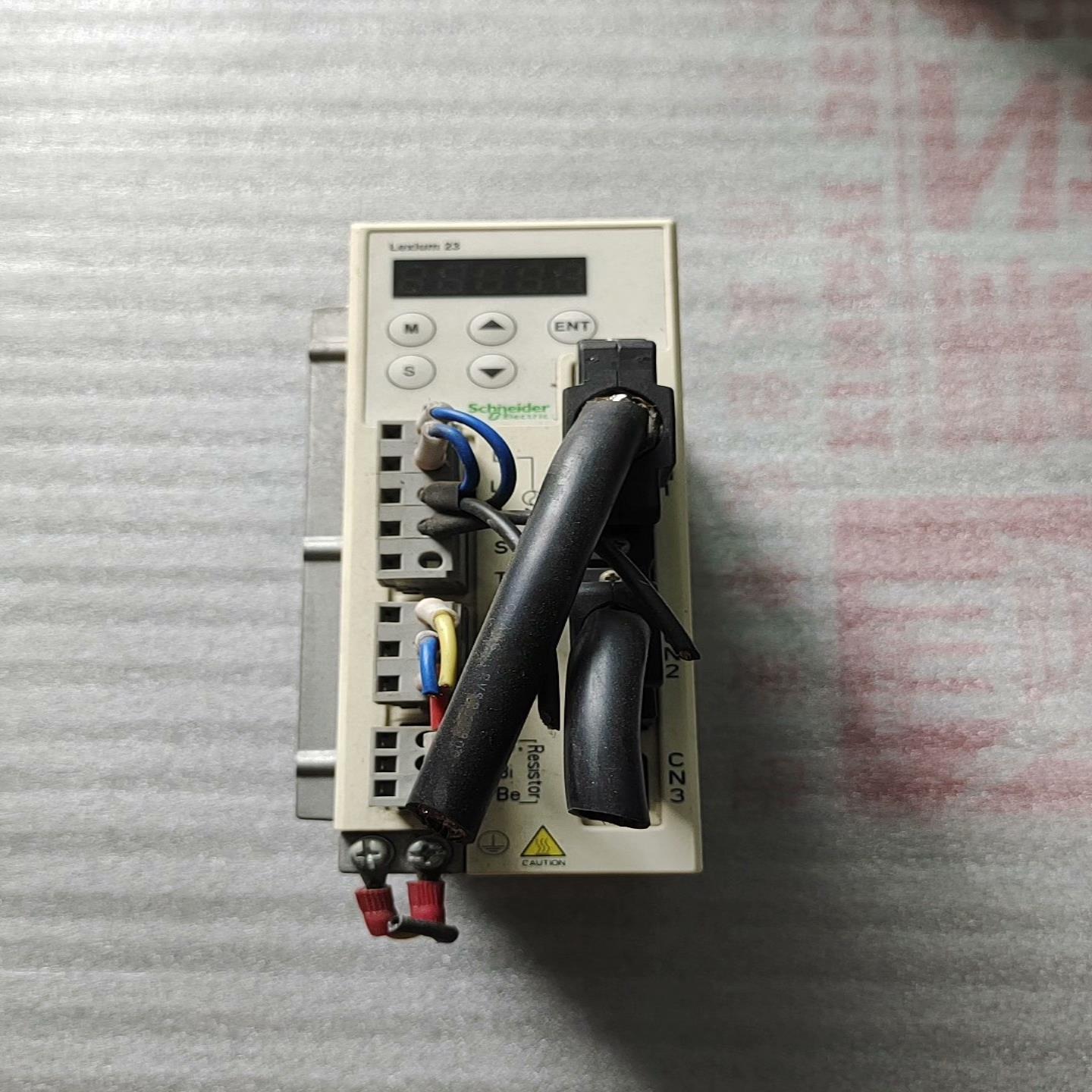 LXM23CU04M3X伺服驱动器 400W,议价
