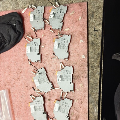 PHCENIXCONTACT继电器八片型号RIF议价