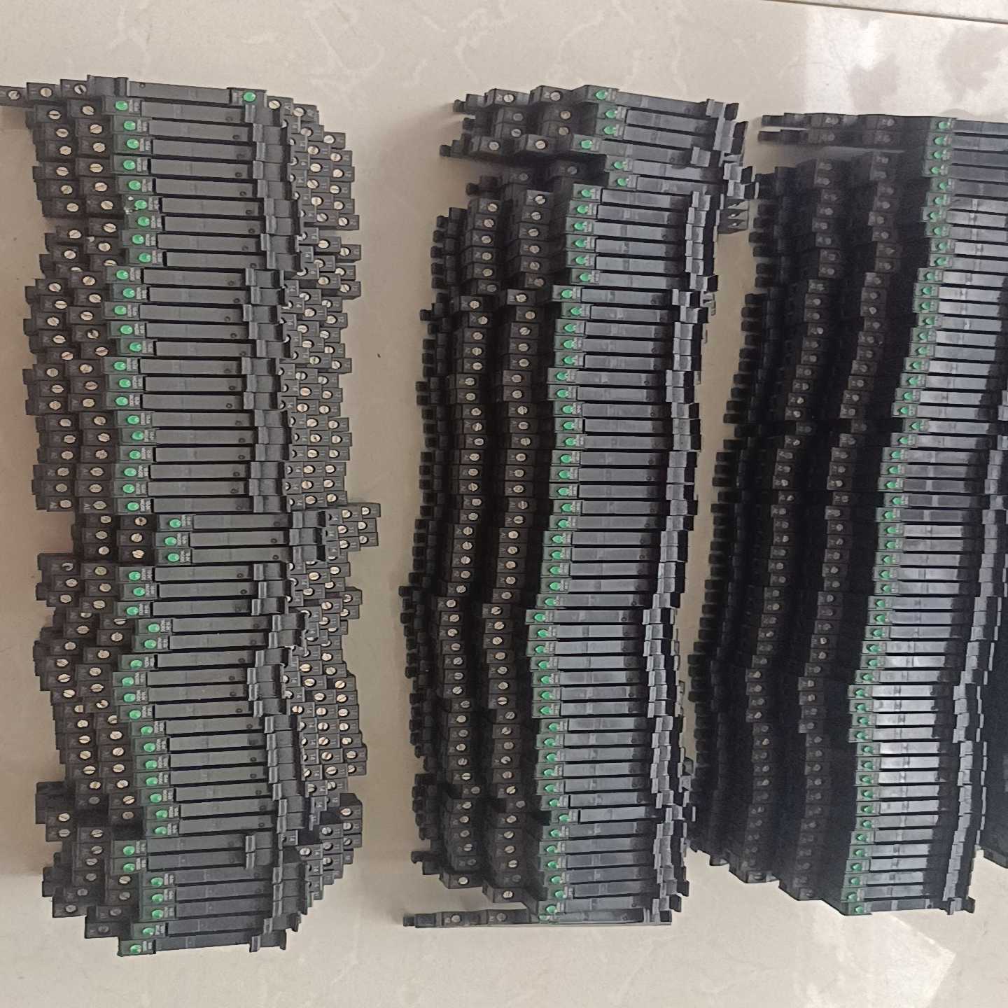 议价施耐德超薄薄片继电器RSL1AB4BD