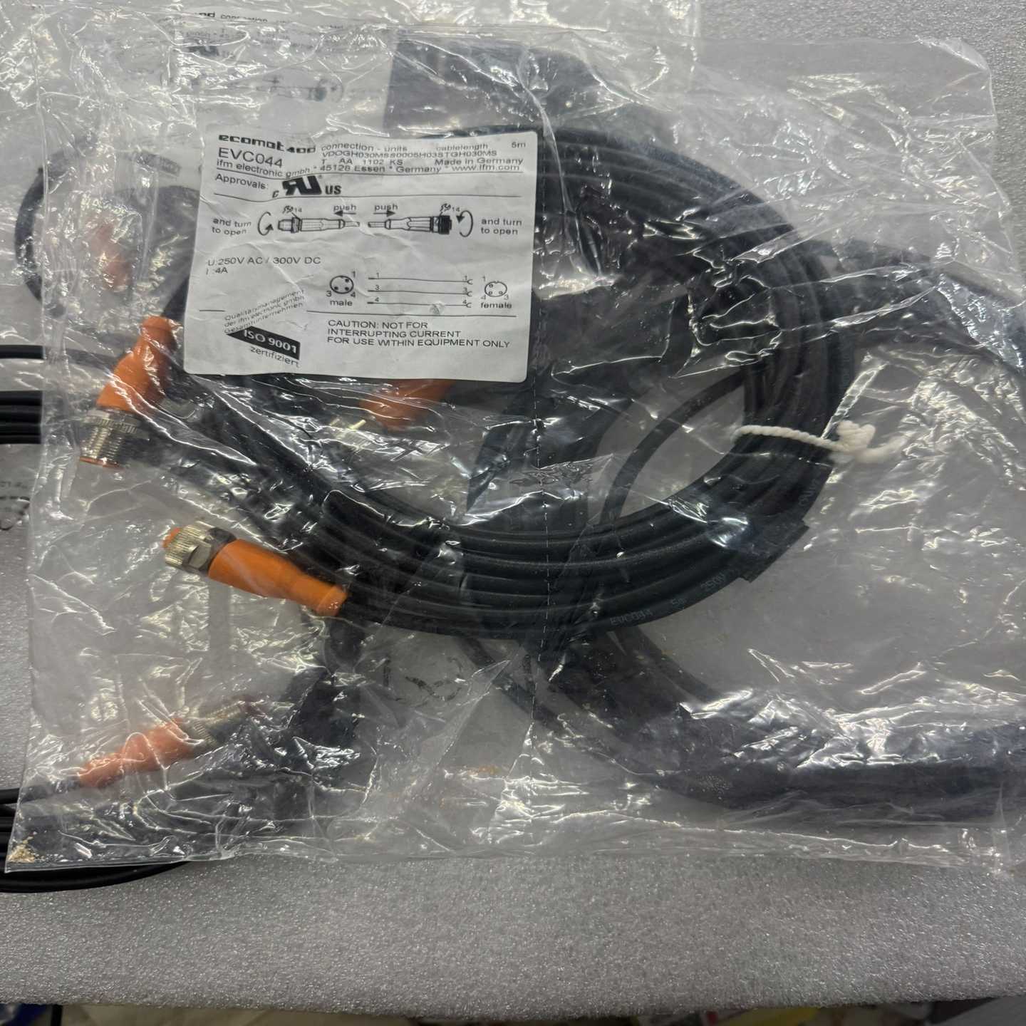 IFM易福门连接线EVC044公母头M12三芯询价