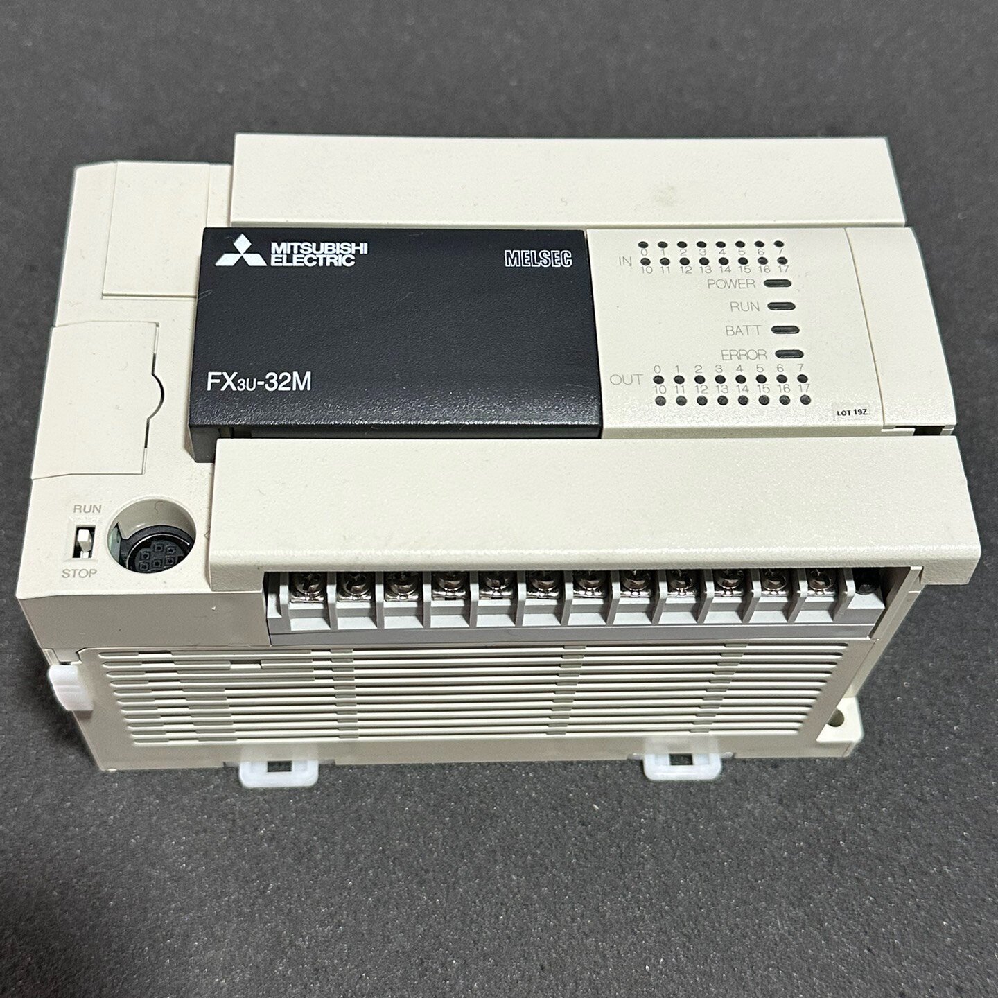 三菱PLCFX3U32MRESA二手拆机成色新