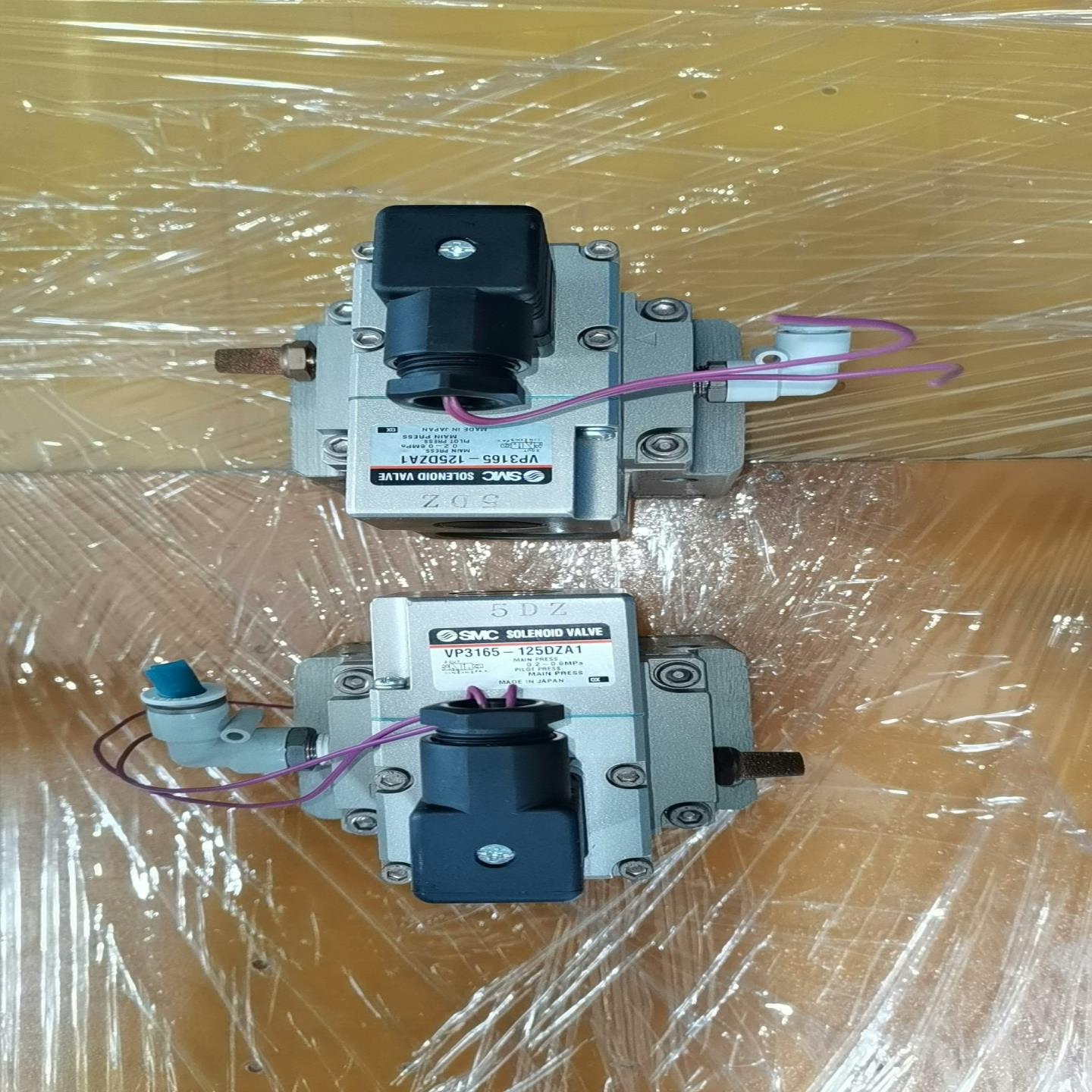 SMC原装电磁阀VP3165-125DZA1两个，-询价客服