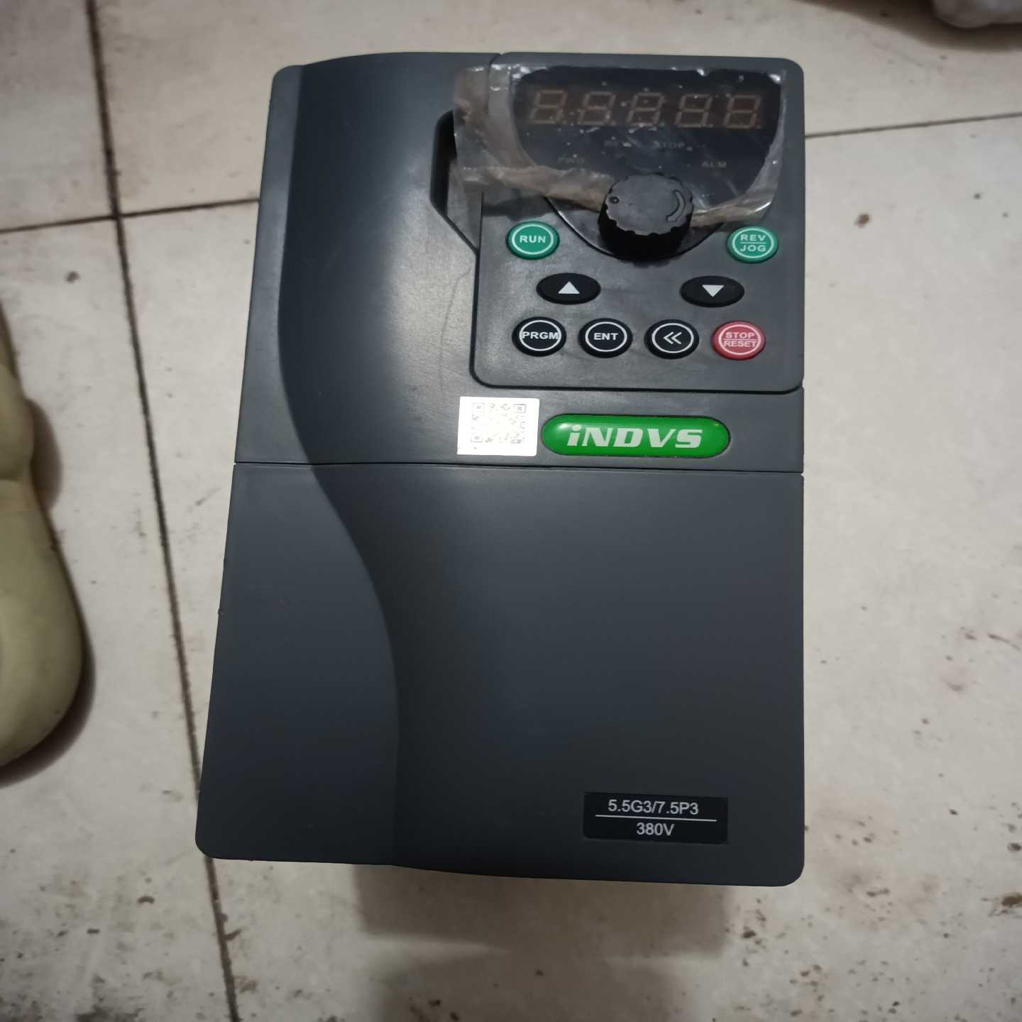 Y500-X0055G3变频器一台，图片为，成色如图询价