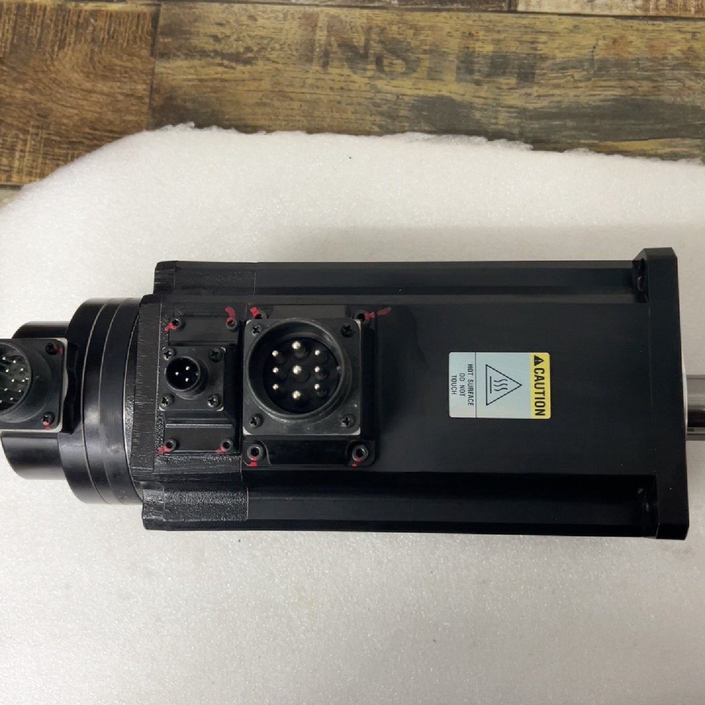 议价伺服电机Q1AA12300DCPROM带刹车3.0K议价,电子元器件市场,其它元器件,淘宝优惠券,粉丝福利购,淘宝优惠卷