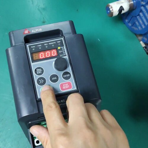 寻阿尔发变频器1.5KWALPHA6000E31R5GB
