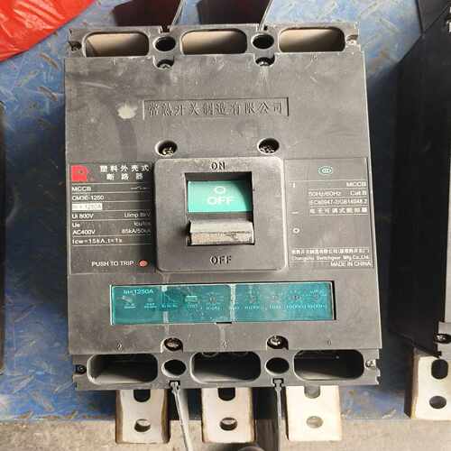 常熟CM3E一1250A三台，800A一台，成色好，电柜拆下询价