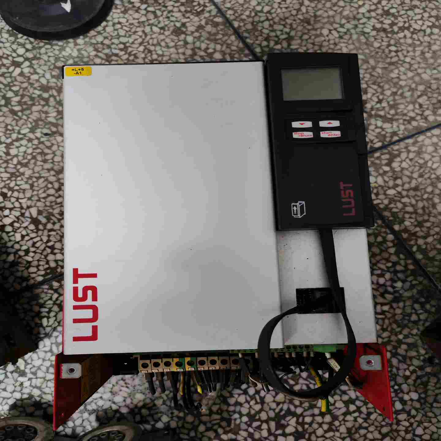 LUST伺服驱动器变频器  VF1424L，HF，OP2.S~询价