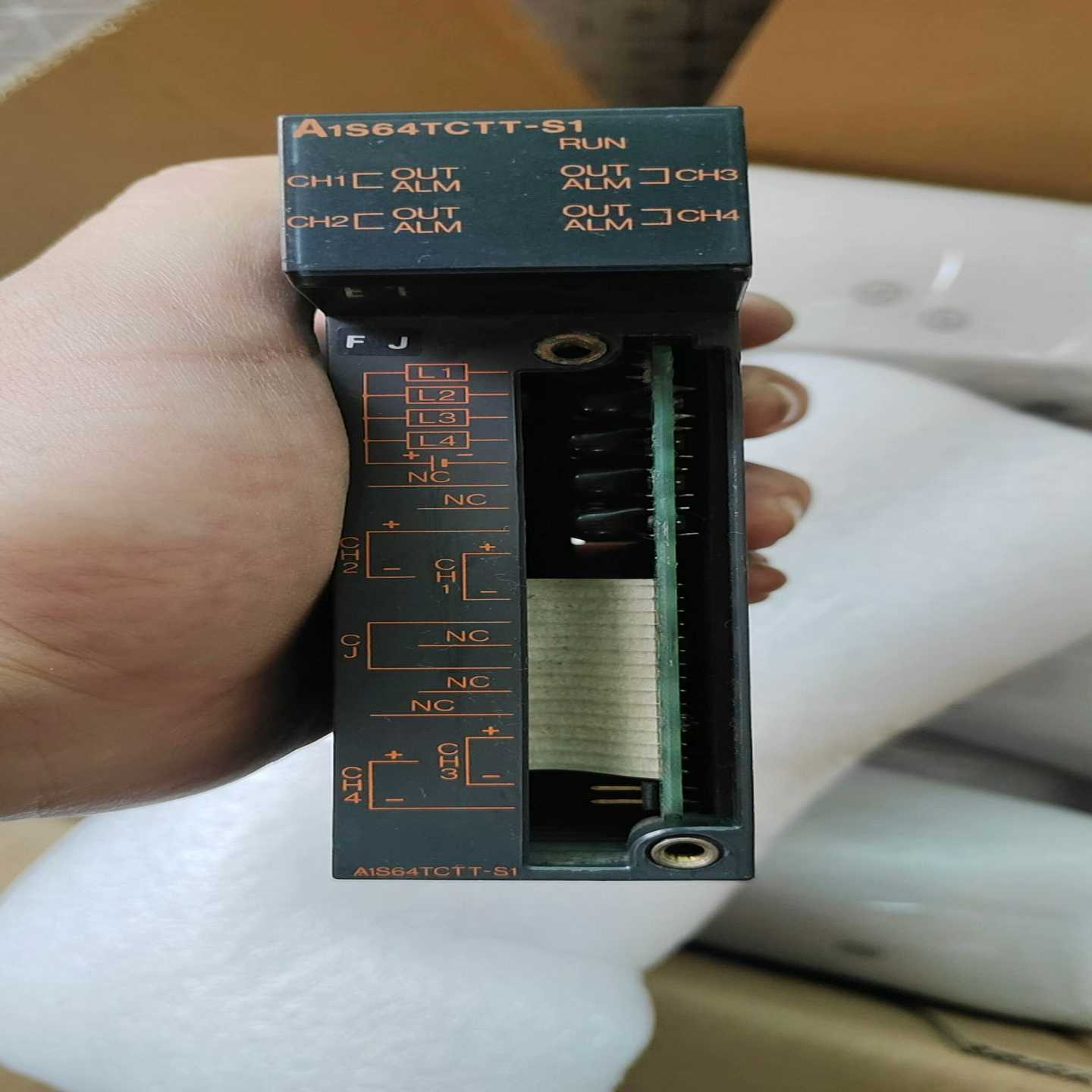 三菱温度控制单元A1S64TCTT-S1，功能正常，实物如图--议价商品