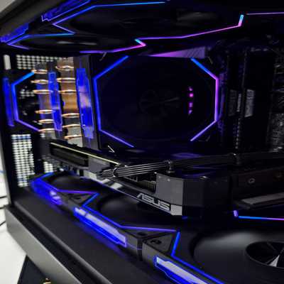 几乎全新i512600kFrtx4070游戏主机--议价商品