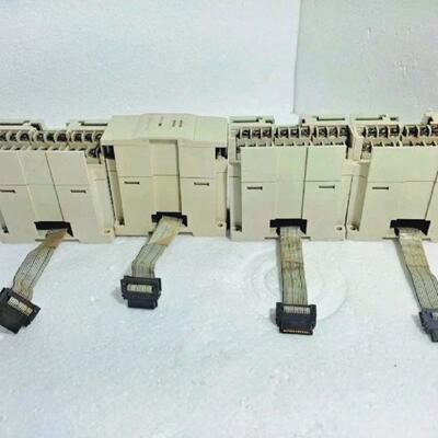 Mitsubishi FX2N4DA  FX2N4ADPT FX2N8EXESUL PLC Module Lot of