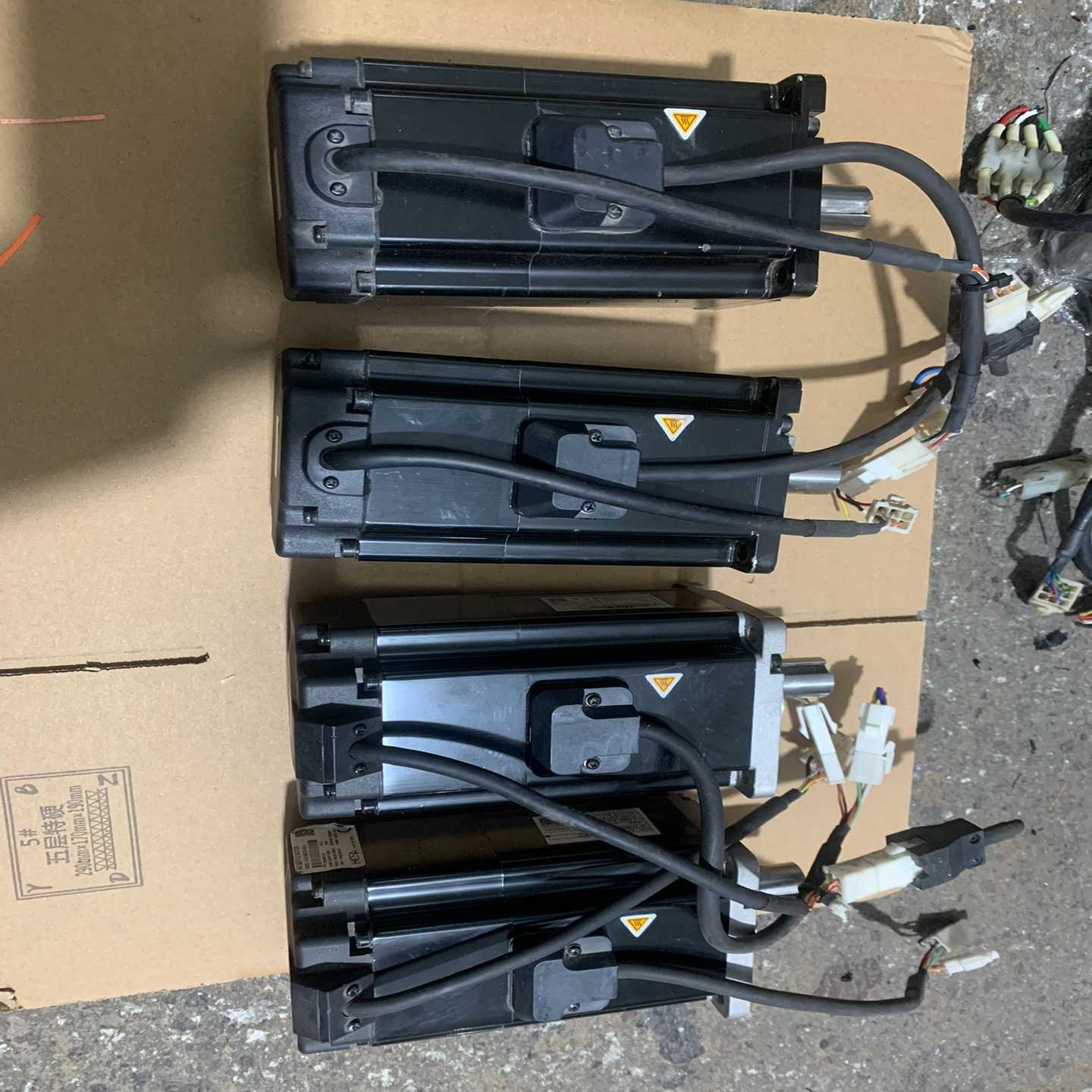 咨询-禾川电机、SV－X1MA075A－B2LA、4台成色如图功能