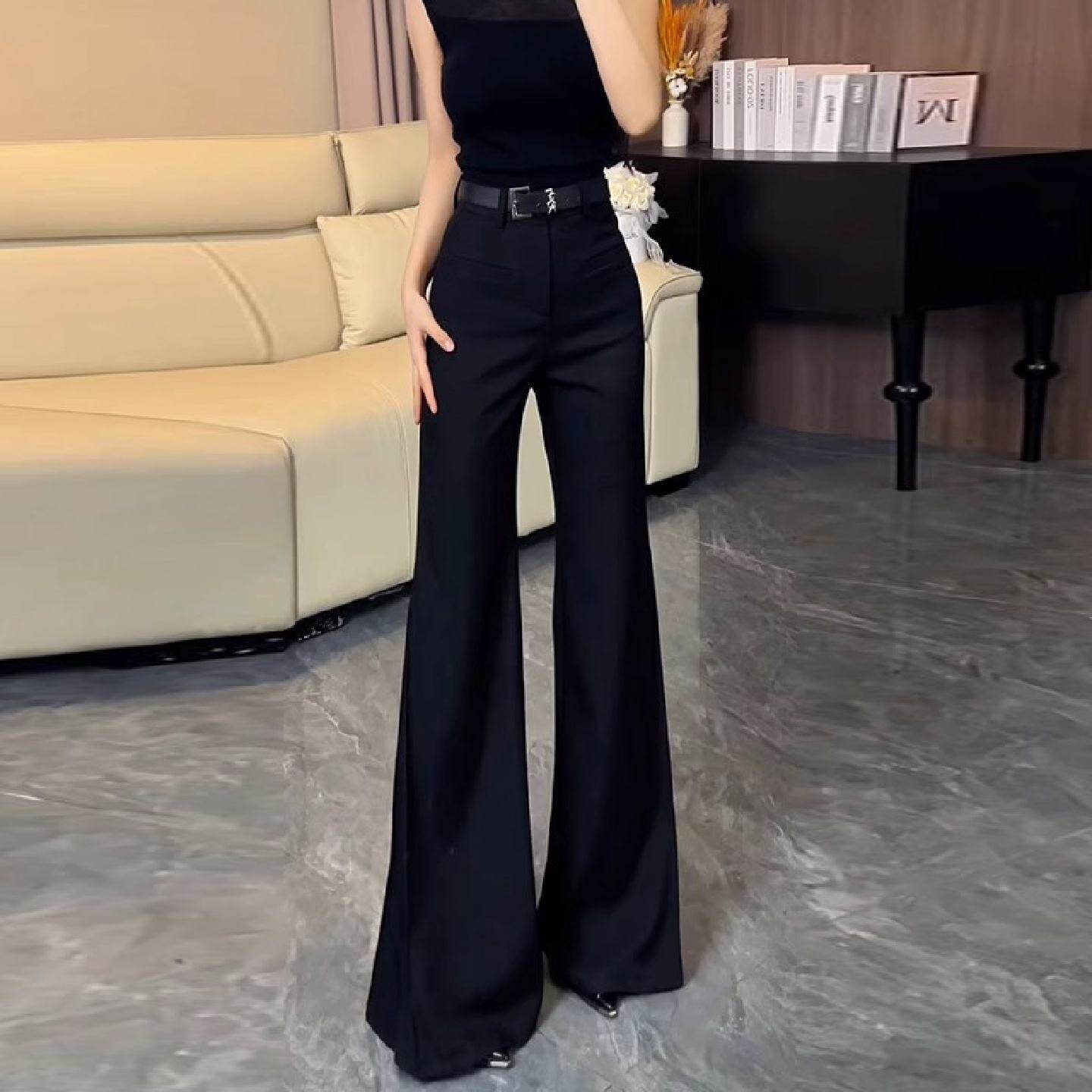 黑色显瘦显腿长微喇西装裤女2025年秋冬新款气质时尚不贴腿喇叭裤