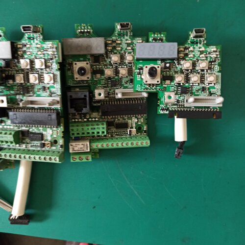 三菱E740变频器主板大小功率都有需要的密我