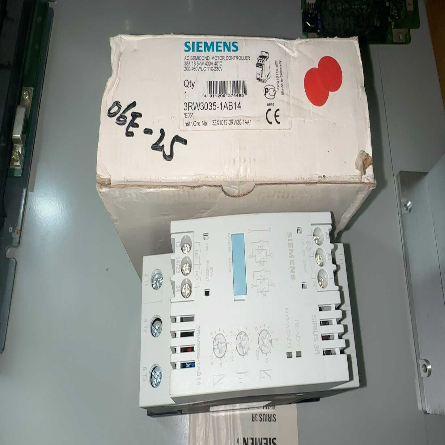 西门子3RW3035-1AB14全新原装现货一台，实物拍摄--议价商品