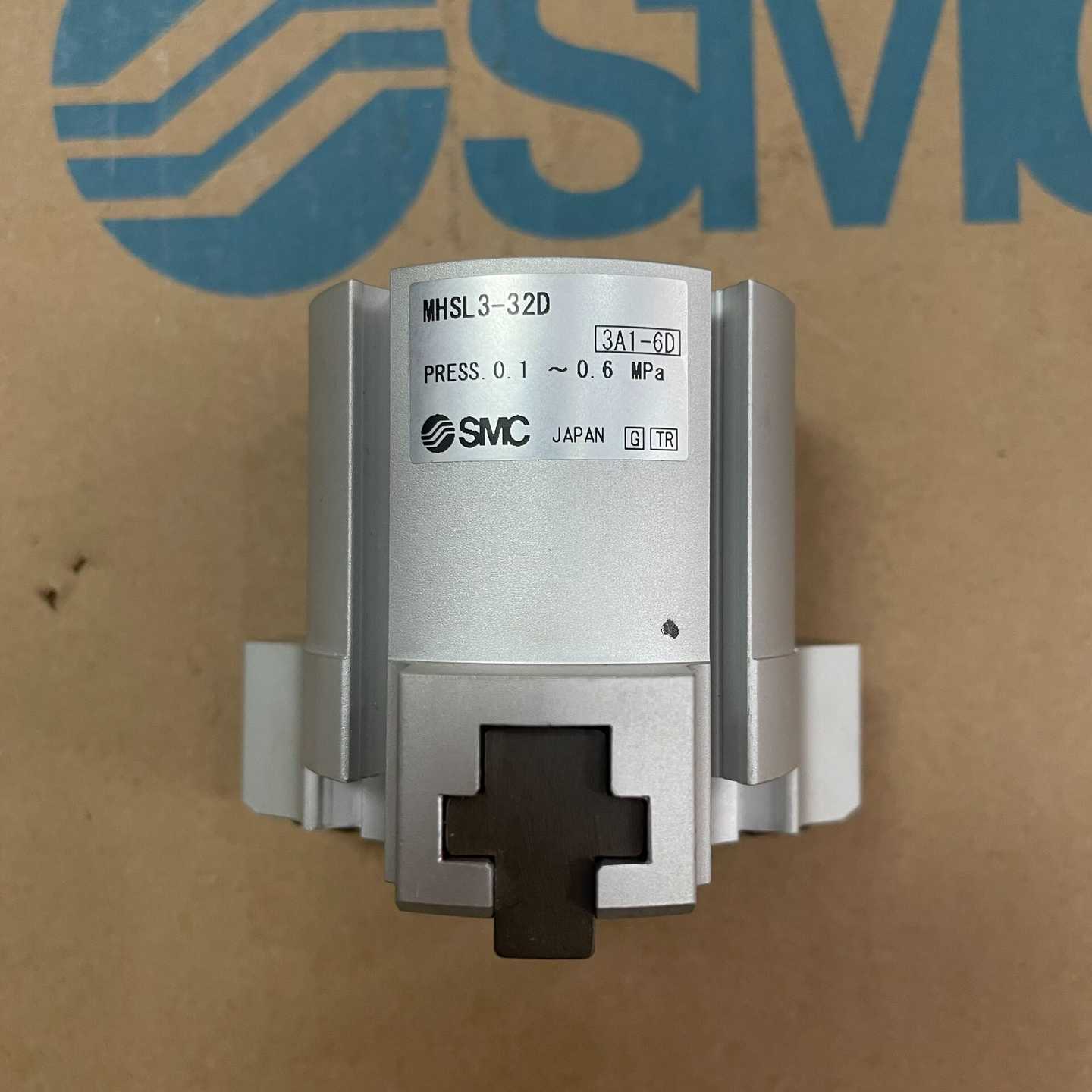 SMC圆柱气爪平行开闭气缸MHSL3-32D全新原装--议价商品