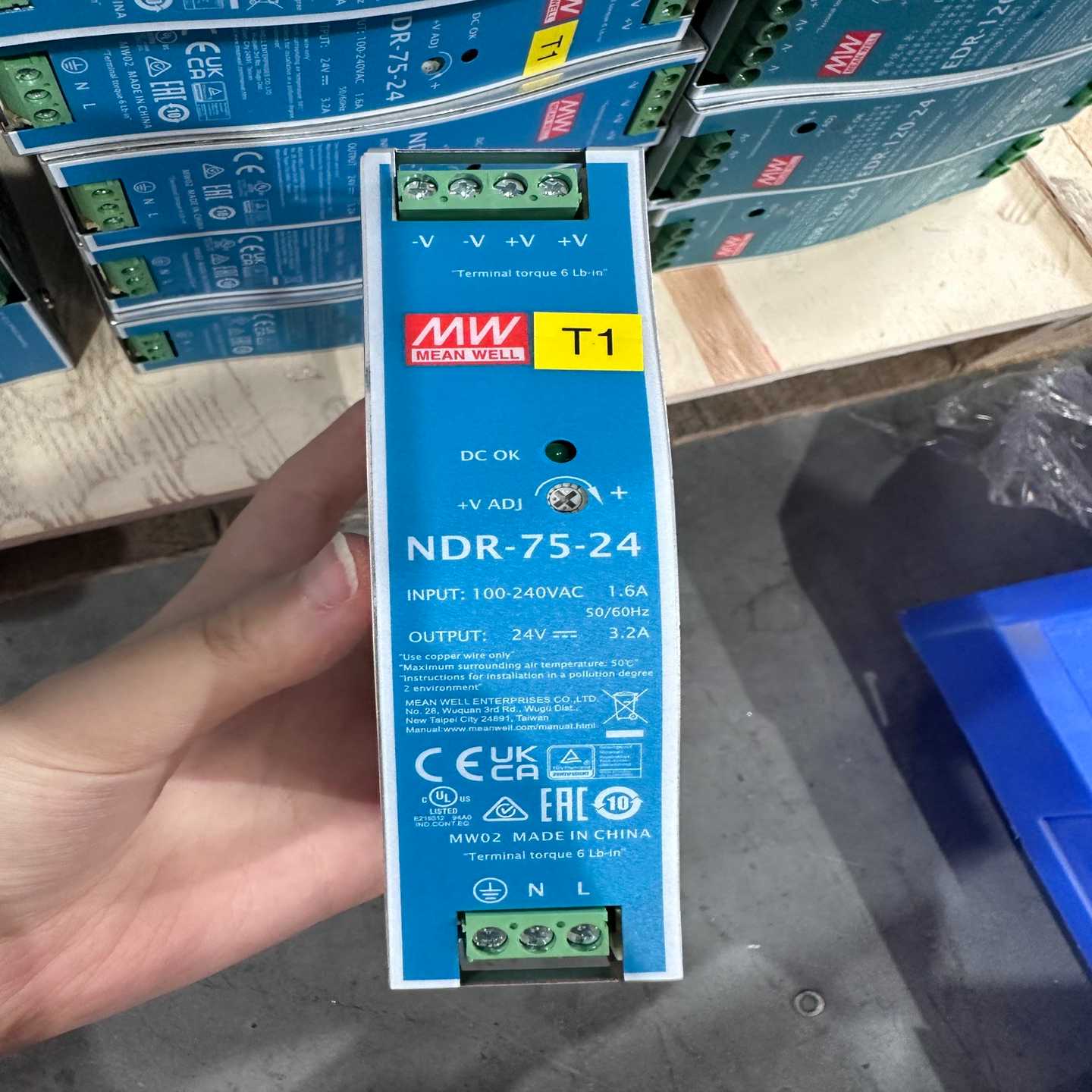 台湾明纬NDR-75-24导轨式开关电源，全新原装正品。24--议价商品