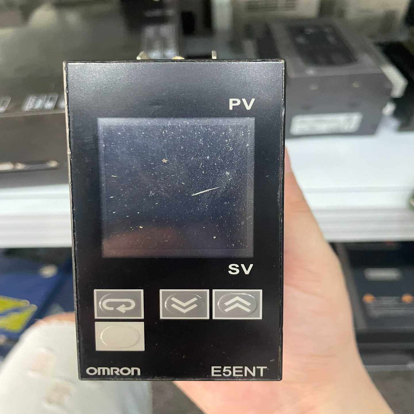 温控仪E5ENT-R3TC，功能正常，成色如图，件询价