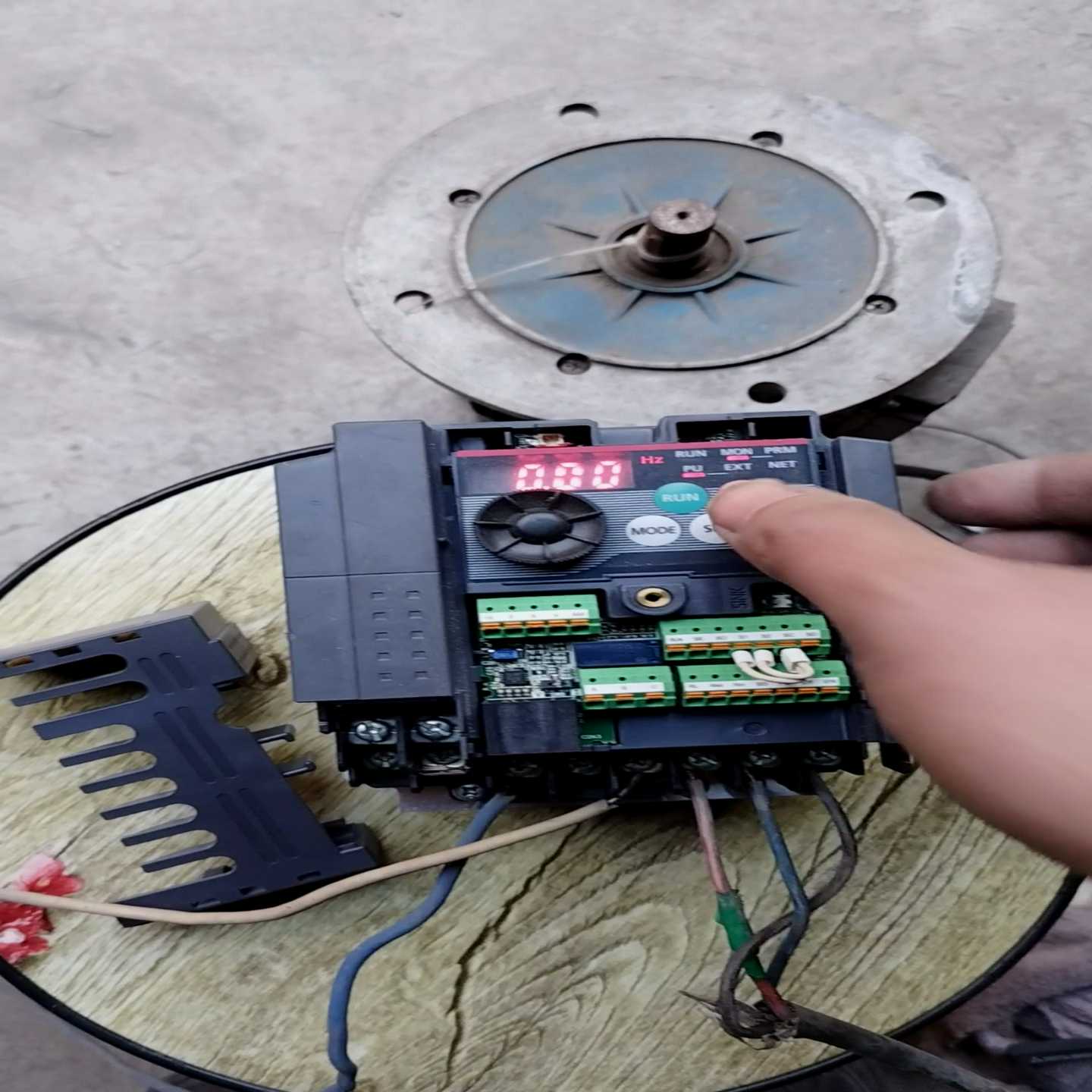 议价原装拆机三菱D700变频器FR-D740-0.75K-CHT