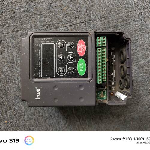 询价英威腾变频器CHF100A-1R5G-S2，实物图，议价