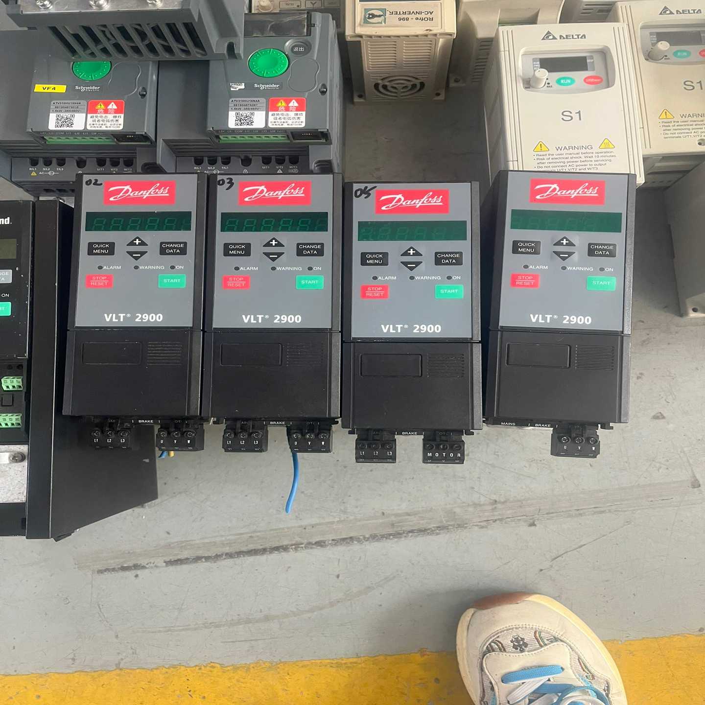 丹佛斯变频器VLT2915PT4B20STR0DBF00A2(佳毅工控)