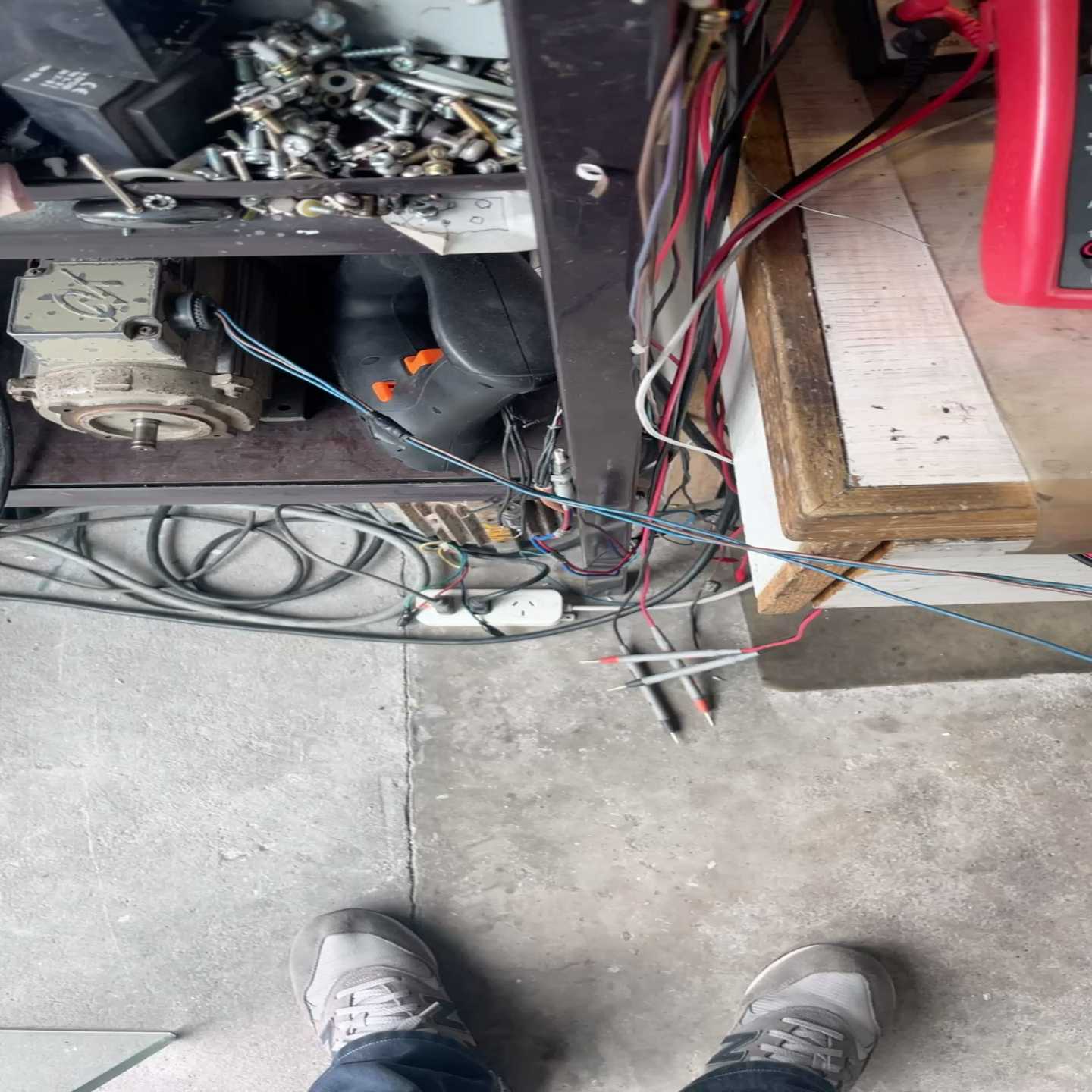 伦次变频驱动板8222LP.4A.V201成色好，询价