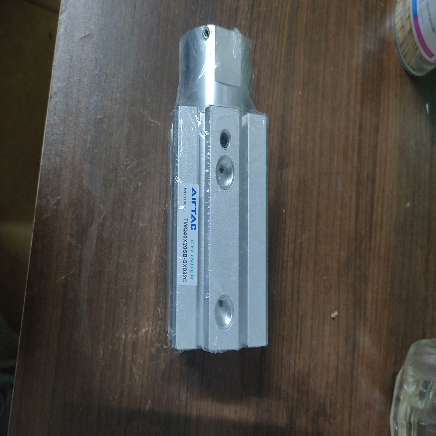 【请询价】全新亚德客 TWQ40X20SB-SX032CS 阻档气缸