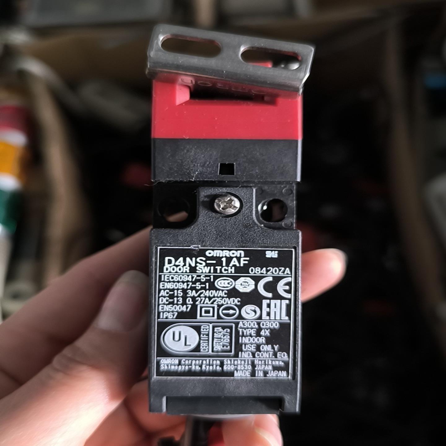 D4NS-1AF开关 安全门开关 有量现货实拍议价；议价
