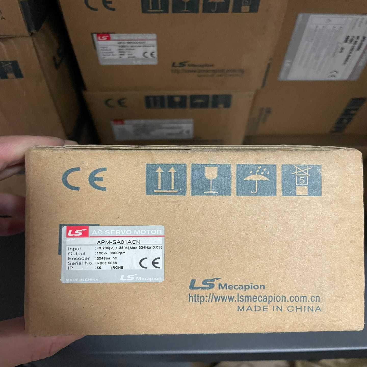询价韩国LS原装全新伺服电机：APM-SA01ACN，联系客服报
