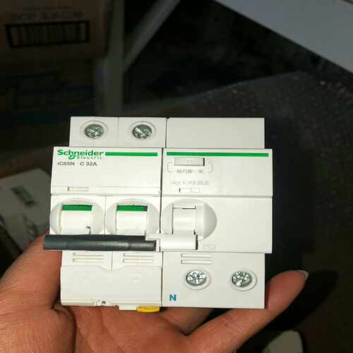 (询价)A9系列2p漏电保护器，32a，实物图片，成色非常漂亮