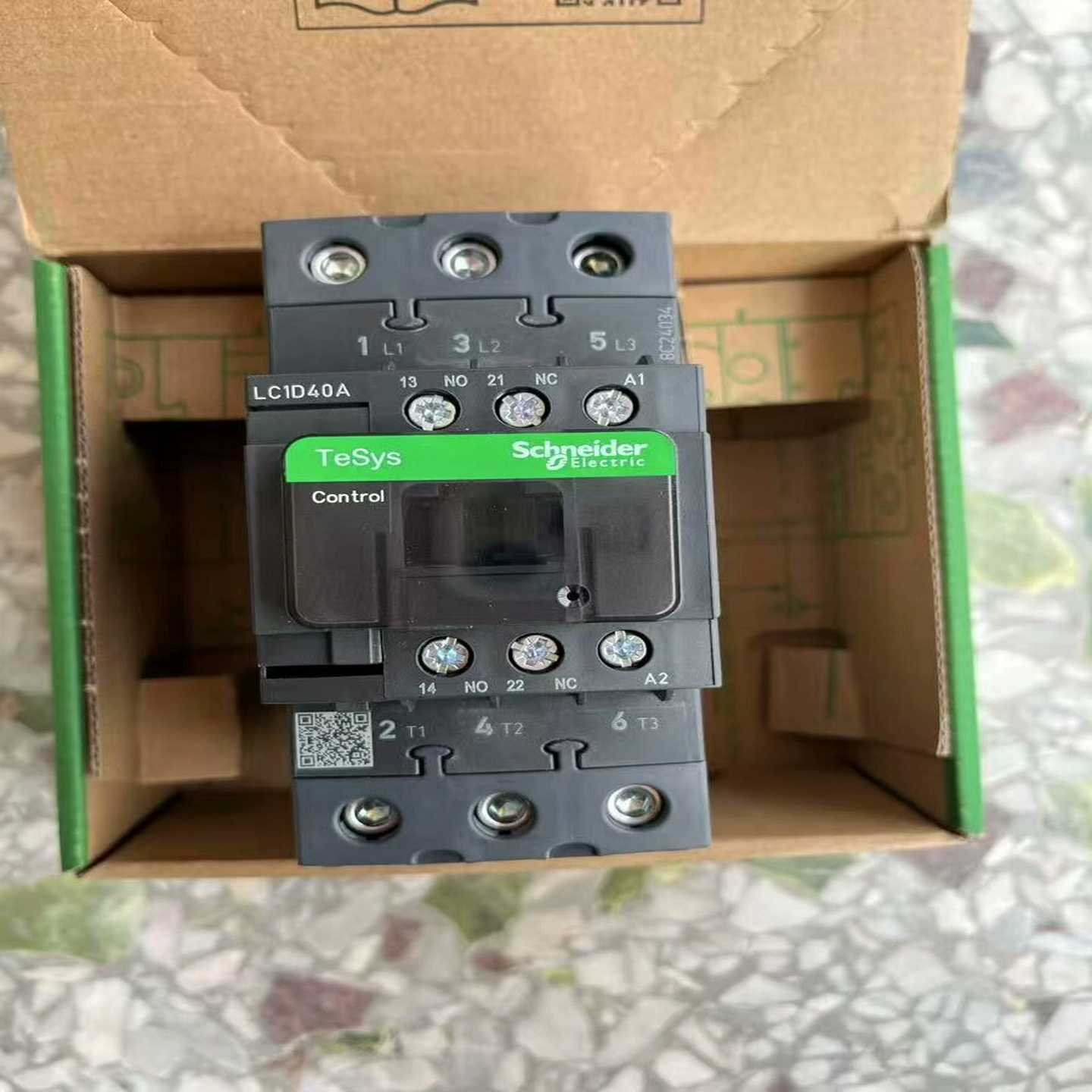 施耐德交流接触器LC1D40AM7C线圈220V--议价商品