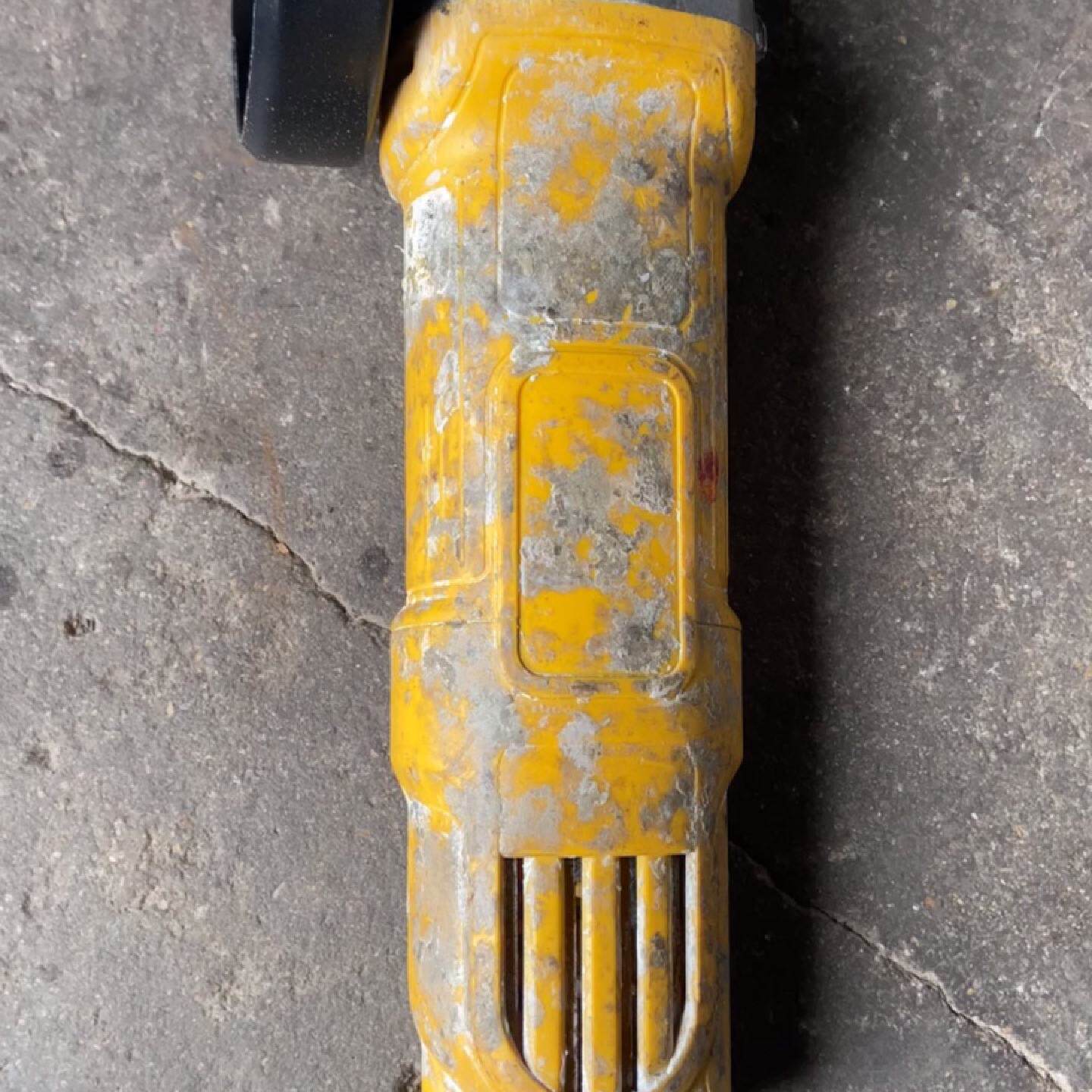 DEWALT得伟角磨机220V机器正常使用&mdash;议价