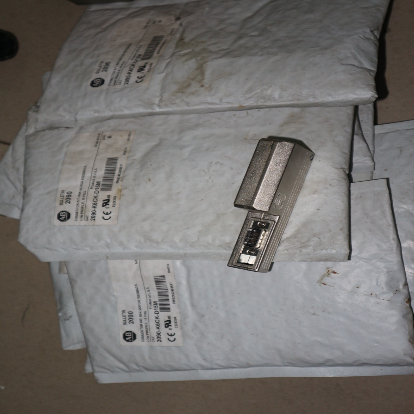 售前询价售前询价全新罗克韦尔AB连接器 2090-K6CK-D15M 现货