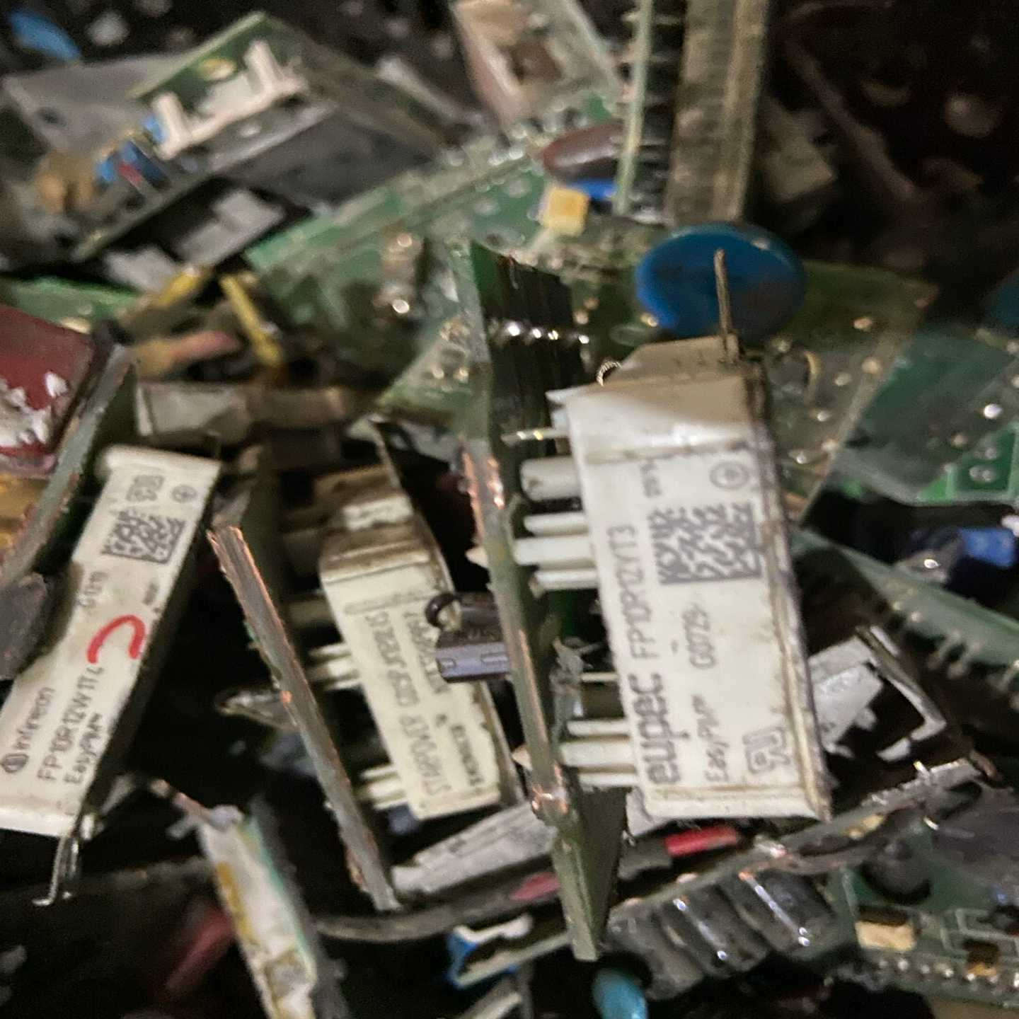 FP15R12YT3/FP15R12WT4英飞凌模块GD15~询价