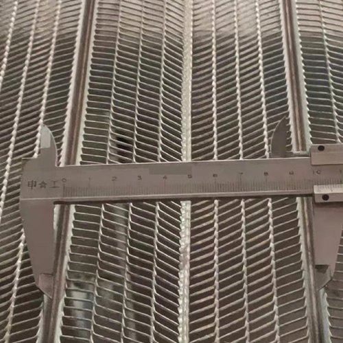 轻钢别墅隔断灌浆用有筋扩张网镀锌灌注免拆钢箱网膜灌浆专用网膜