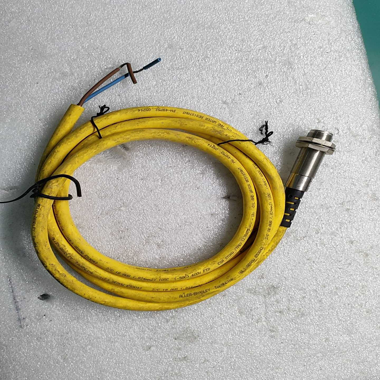 AB罗克韦尔871TM-BH5N18-H2传感器连接线，黄色~议价
