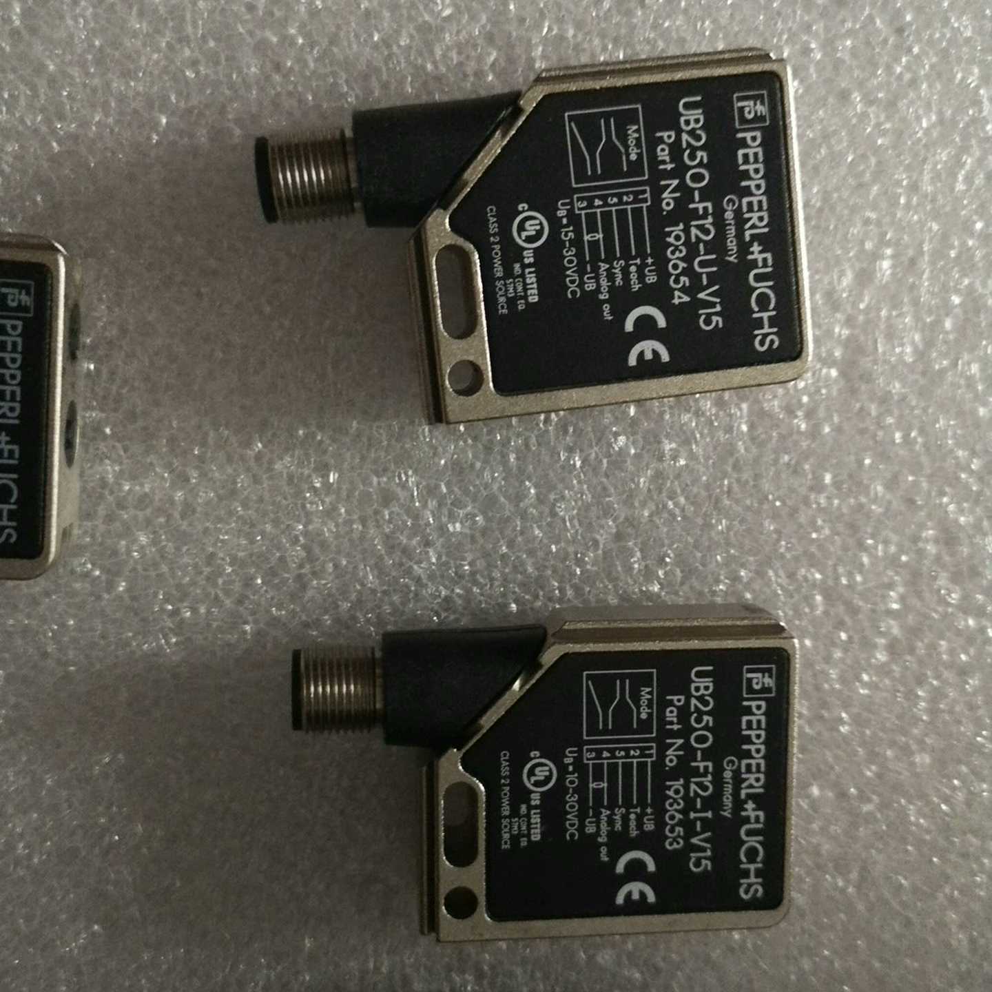 超声波传感器UB250-F12-U-V15UB250-F议价