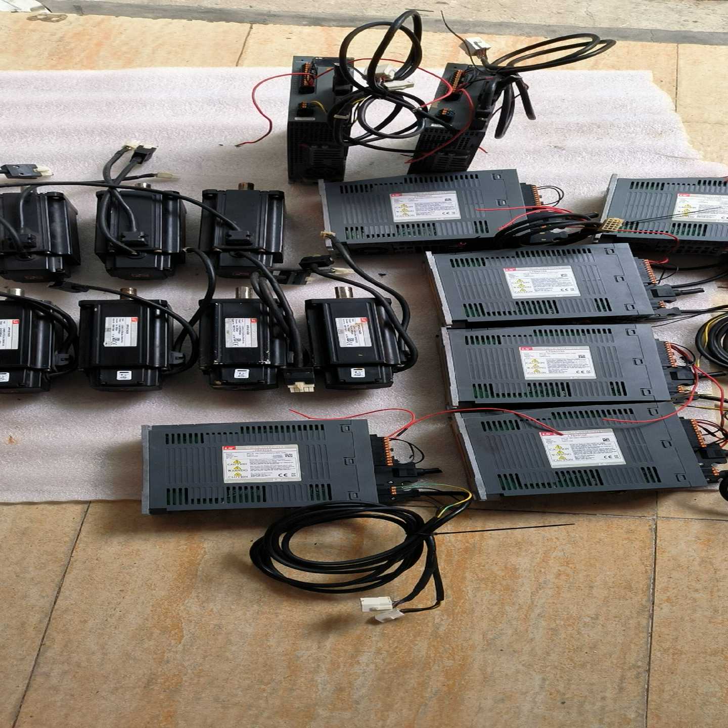 议价韩国LS伺服驱动器L7SA010A1KW