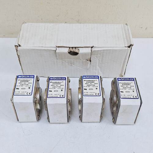 Ferraz Shawmut Z300080  69URD33TTF0800 Protistor Fuse 690V A