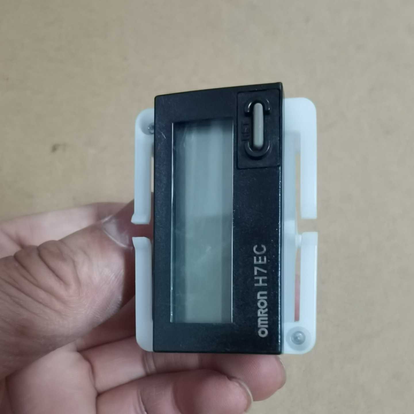 议价欧姆龙H7EC-N-B计数器，实物拍摄，成色如图，功能正常