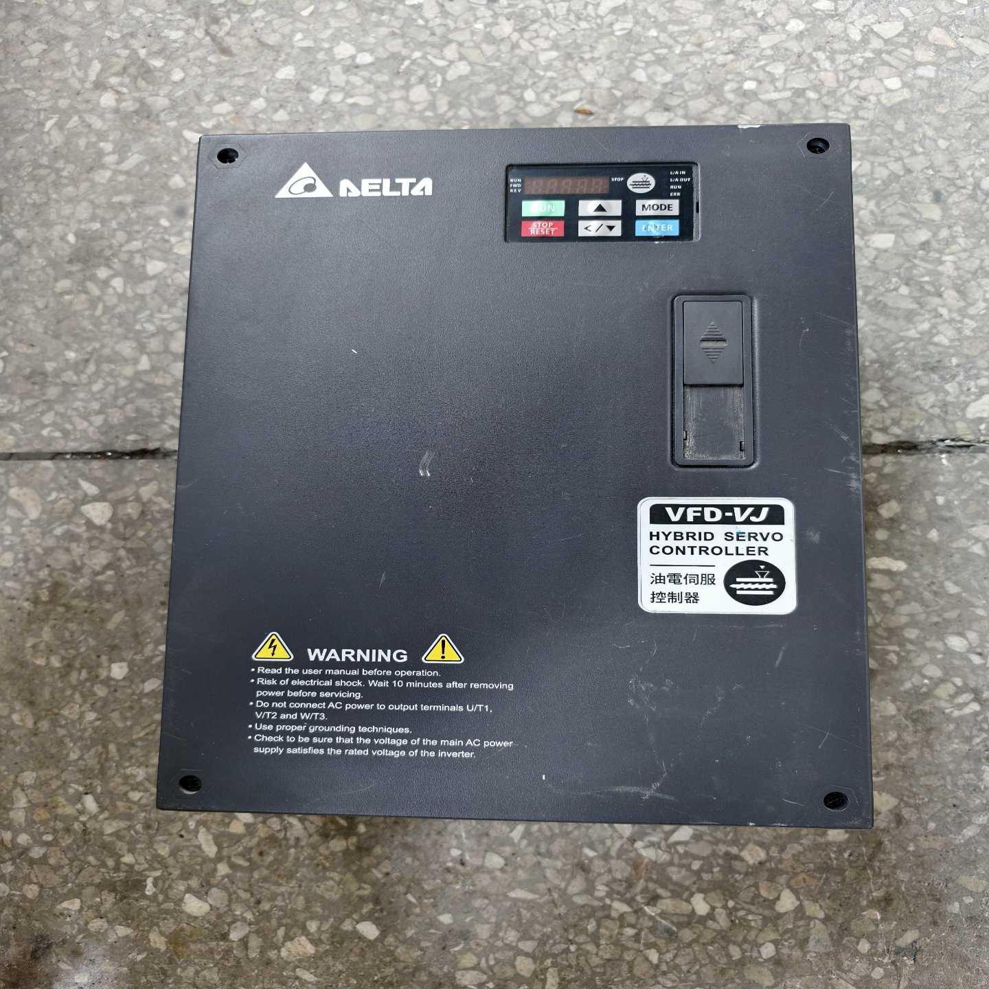 台达油电伺服驱动器11KWVFD110VL43C-J询价