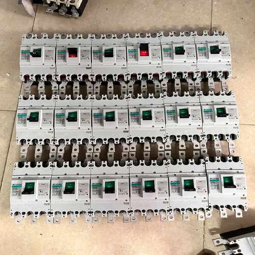 FUJI富士断路器带有漏电保护。EW400EAG，3P300~询价