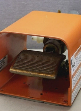 ParkerM06224640P手动气动脚踏开关带Linemaster522-B14防护