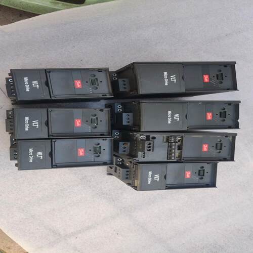 出丹弗斯变频器六台，型号132F0020有，136N89