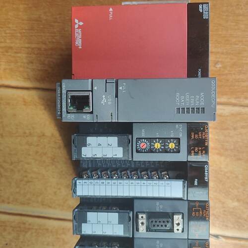 CPU一套Q62P   Q03UDECPU   QJ61-议价
