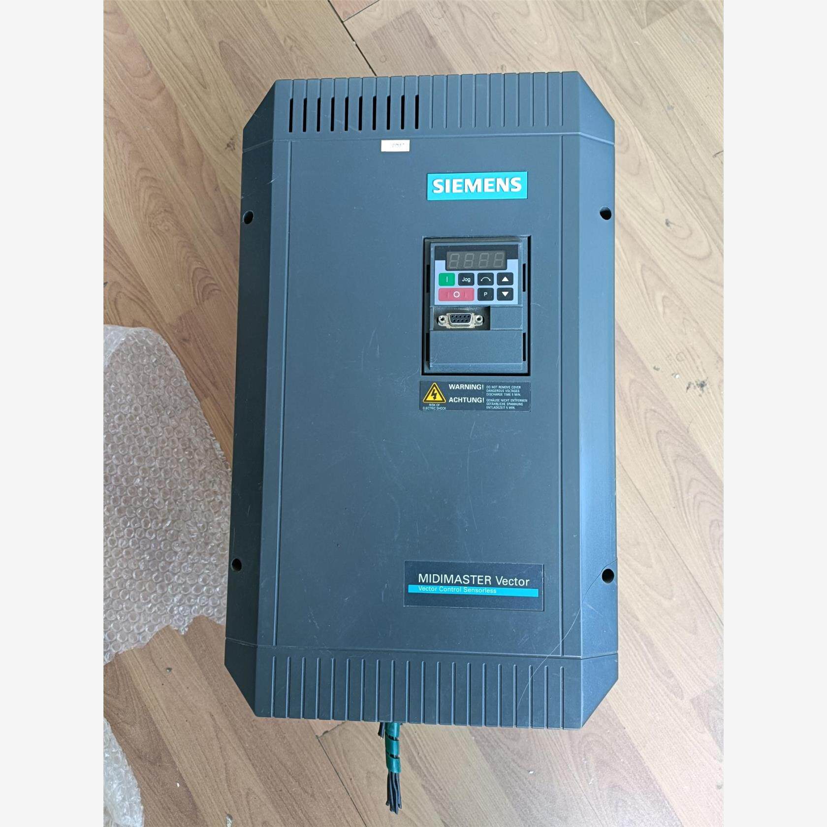 6SE3221-7DG40变频器出售实拍实价外壳有