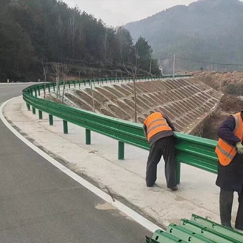 乡村道路波形护栏国道公路防撞护栏板两三波波型热镀锌梁钢板直销