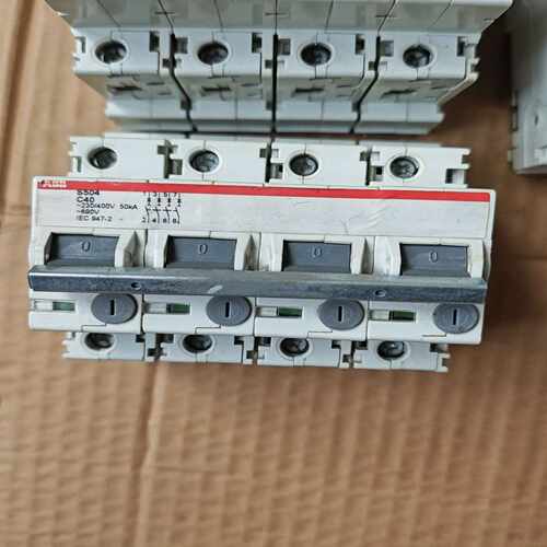 询价ABB断路器，四极C40，230/400V，50kA，型
