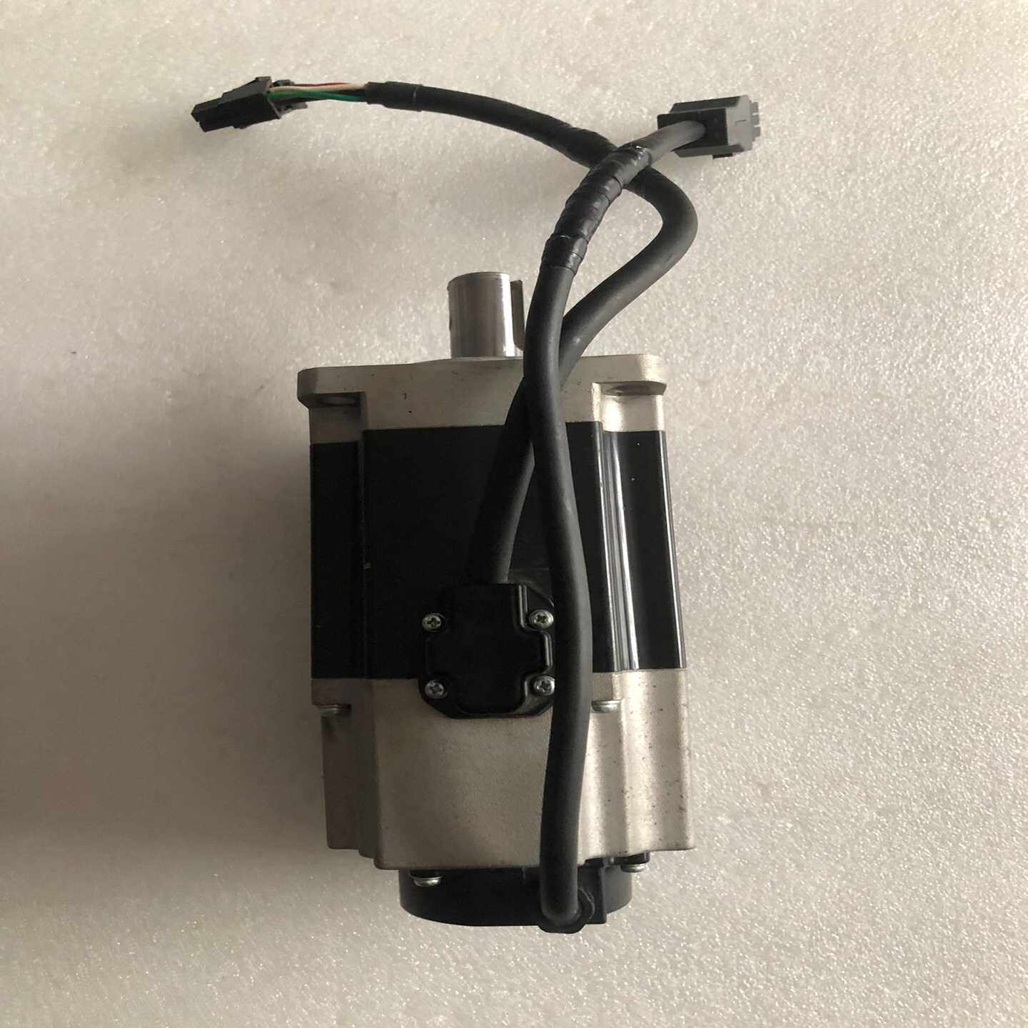 咨询-伺服电机GYB751D6-RC2-B，功能，成色不错