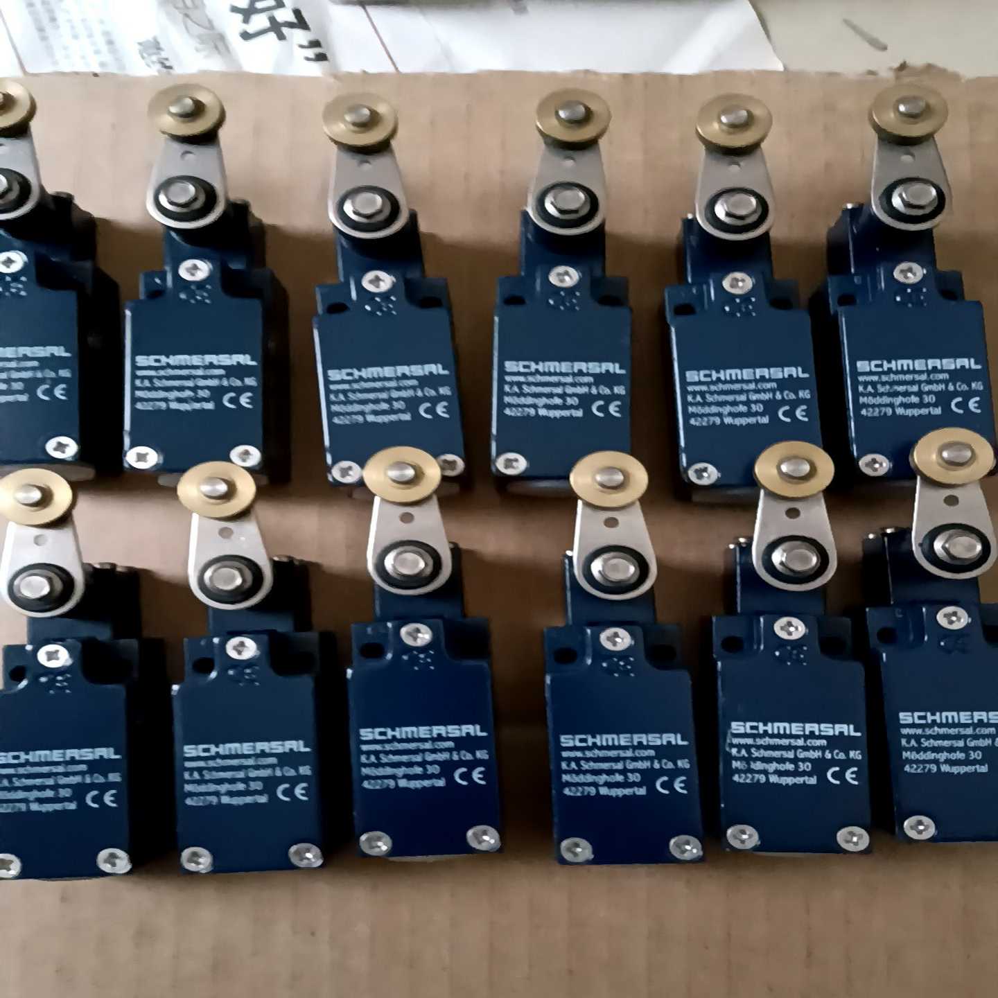 全新没包装SCHMERSAL施迈赛限位开关ZV12--议价商品